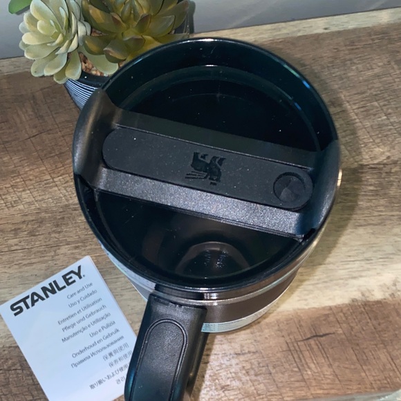 NWB!! Stanley Black Quencher H2.0 Tumbler 40oz - Picture 13 of 14